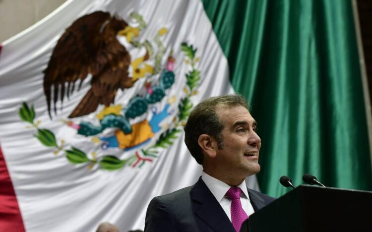 Pide INE a legisladores no poner en riesgo consulta para revocación de mandato del presidente AMLO.