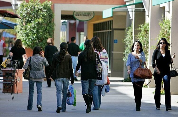 Dólar errático en frontera y menos compradores en tiendas de McAllen