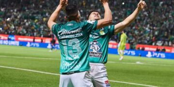 León propina voltereta al Atlas en primer episodio de la final