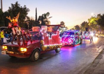 Reanudan en Nuevo Laredo el “Desfile Navideño”