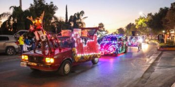 Reanudan en Nuevo Laredo el “Desfile Navideño”