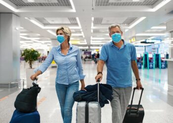 E.U. Prepara nuevas medidas sanitarias ante nueva variante Ómicron.