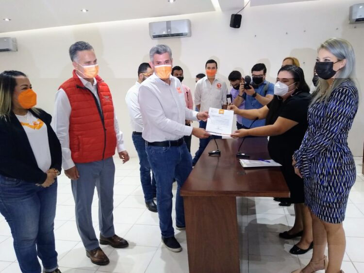 Partidos políticos entregan las plataformas electorales al IETAM