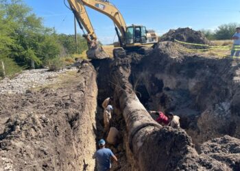 Trabaja Comapa en acueducto roto para restablecer agua a 334 colonias de Victoria