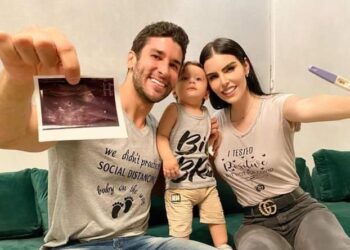 Kike Mayagoitia revela que será padre de un niño varón.