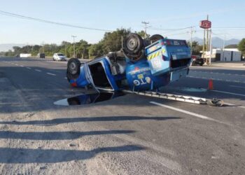 Vuelca minipipa de gas en carretera Victoria-Matamoros