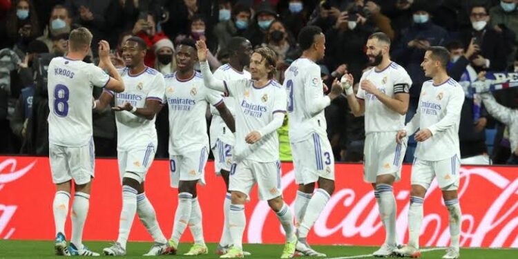 David Alaba y Gareth Bale dan negativo a COVID