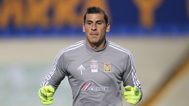 Nahuel Guzmán le da un último golpe al América