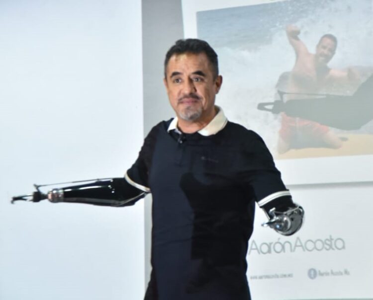 “Si cambias tu forma de ver la vida, tu misma vida puede cambiar”: Aarón Acosta