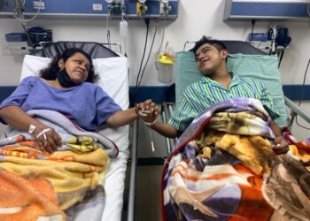 Trasplantan con éxito riñón de una madre a su hijo en Ciudad Victoria