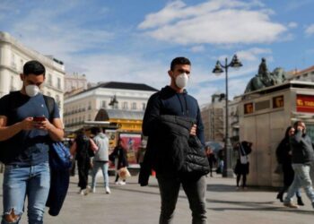España bate récord de contagios de covid-19 en medio de sexta ola