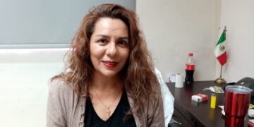 Suspenden a tres elementos de tránsito por “jalonear” a conductor