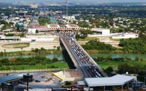 Aumentan 55% de cruces en la frontera de Laredo.