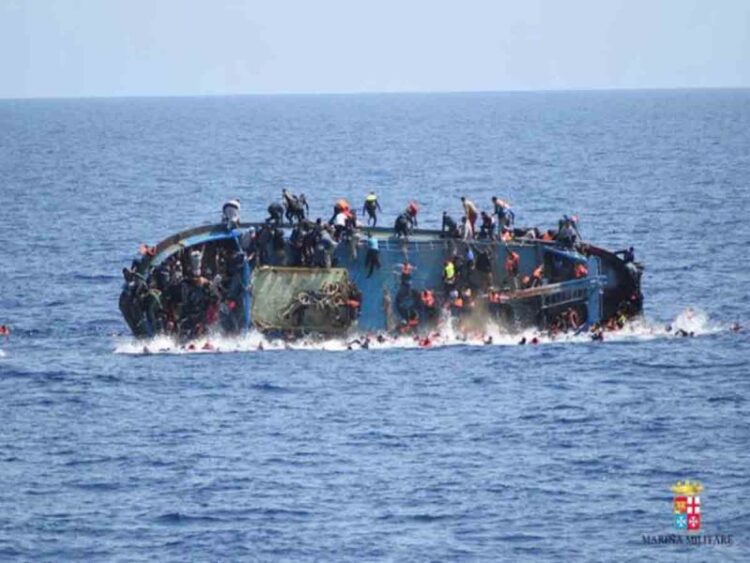Los cuerpos de 28 migrantes aparecen en la costa de Libia