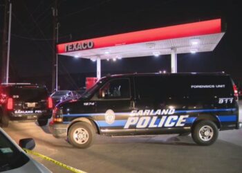 Tiroteo en tienda de Texas deja 3 muertos y un herido