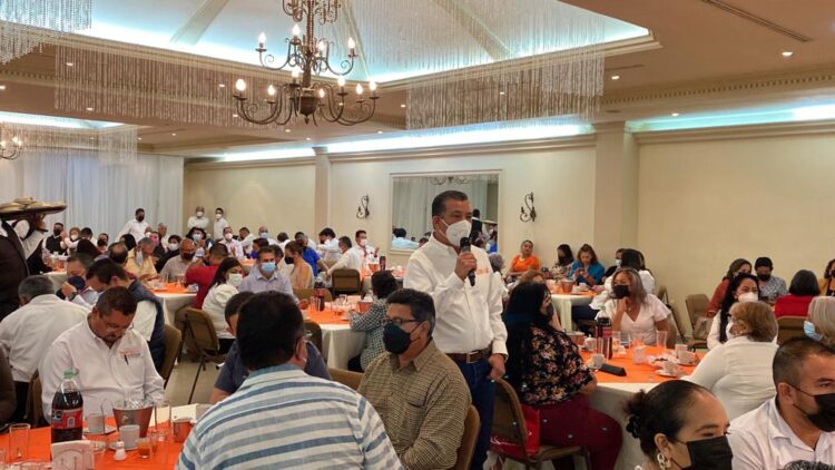 Celebra SNTE aumento al salario mínimo  y nueva etapa de vacunación a maestros