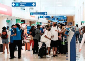 Secretaría de Salud pide evitar viajes no esenciales por Ómicron