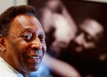 Dan de alta a Pelé tras estar hospitalizado por quimioterapia
