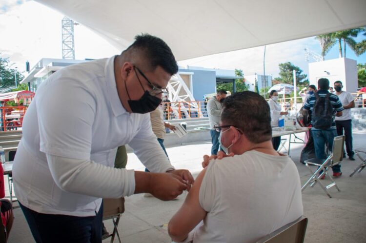 Anuncia Rodolfo González Valderrama vacunación anti Covid en 15 municipios