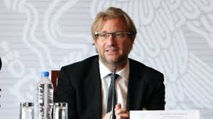 Mexico solicita extradición de Andrés Roemer.