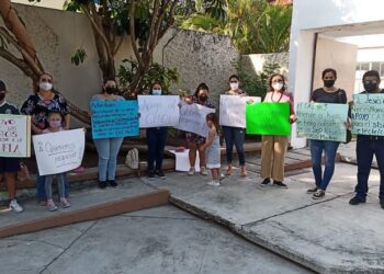 Escuela para hijos de maestros está sin luz; “profes” sacan las pancartas