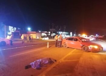 Trailer atropella y mata a adulto mayor