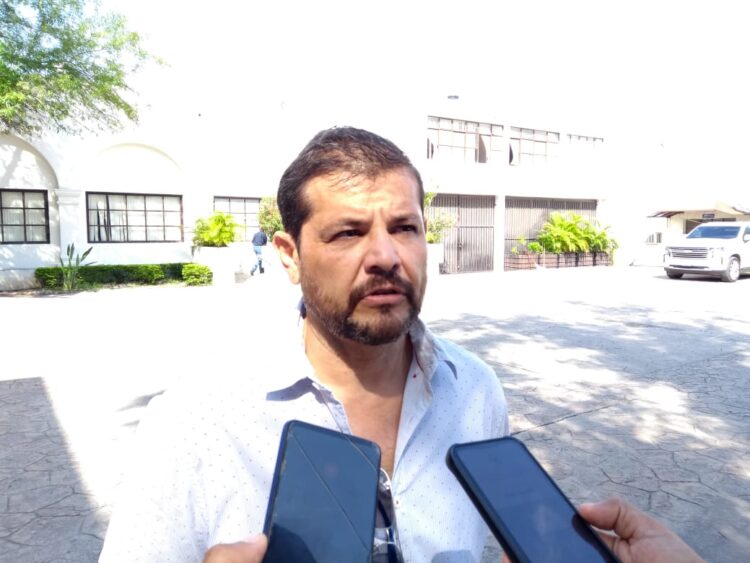 Piden a conductores no alcoholizarse para que “no se les atraviesen los postes”