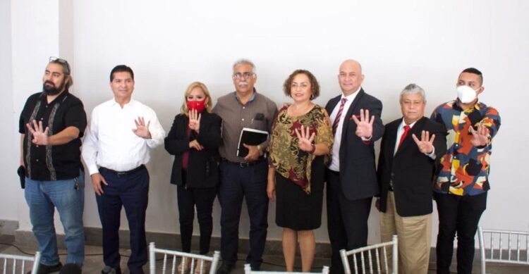 Se suman ocho ex aspirantes de Morena a gobernador a Rodolfo González Valderrama