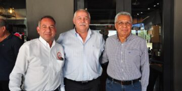 Se reúne César Verástegui con grupos de la Zona Conurbada