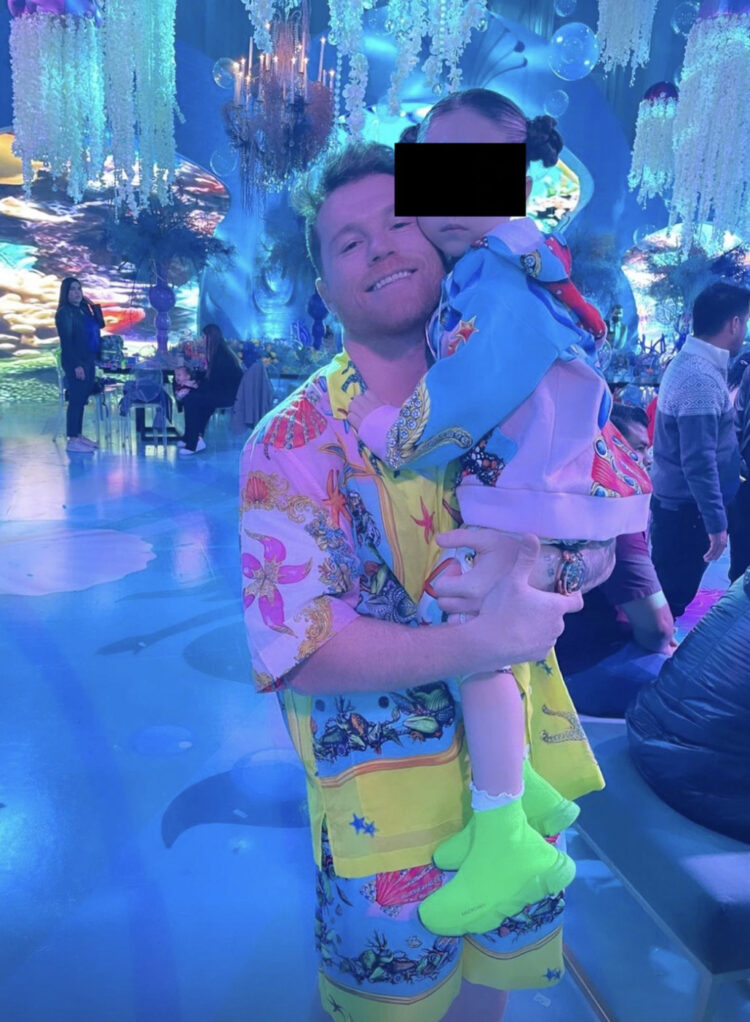 Canelo Álvarez celebra en grande a su hija