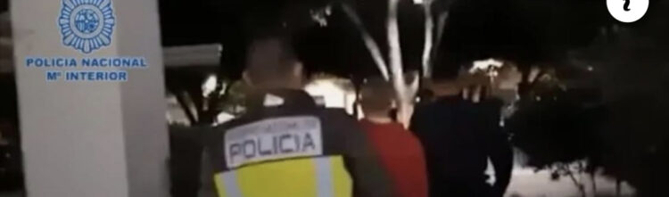 Lo detienen por matar a patadas a el agresor de su hija