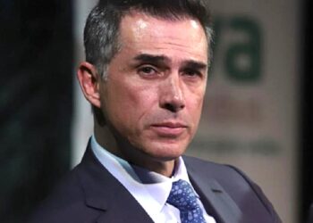 Sergio Mayer se defiende de Javier Ceriani