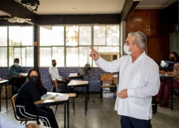 Se realiza visita por parte del SET en acompañamiento en la Escuela Normal.