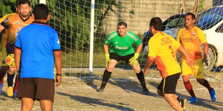 Encabeza Lalo Gattás un gobierno sin precedente,  reconocen directivos de los CBTIS de Victoria