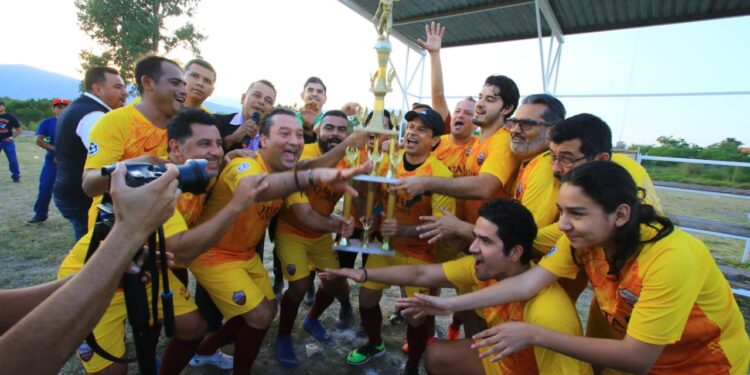 Encabeza Lalo Gattás un gobierno sin precedente,  reconocen directivos de los CBTIS de Victoria