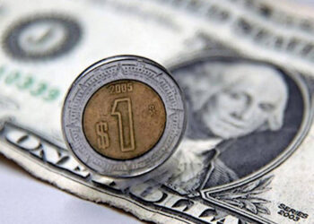 Tras datos de la inflación en México, peso cierra con ligera perdida.