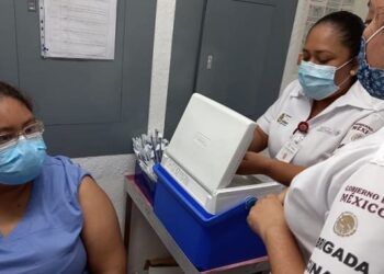 Inicia refuerzo contra Covid en personal médico del sur de Tamaulipas