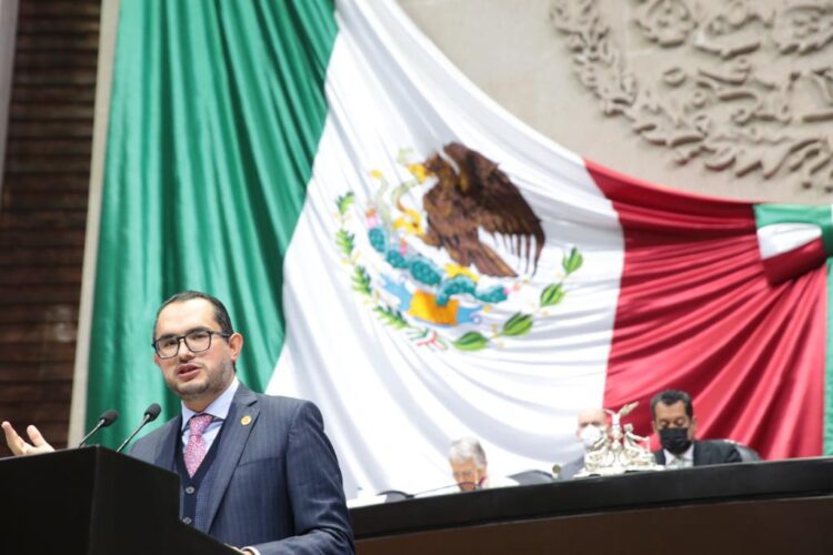 Diputado priista presenta iniciativa para regular compra y venta de mascotas