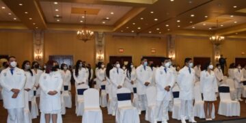 Entrega UAT en Matamoros nueva generación de médicos e ingenieros en sistemas