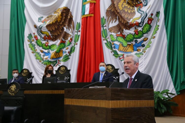 Se legisla de cara al pueblo con honestidad y dignidad: Armando Zertuche