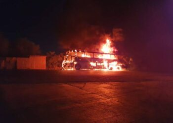 Se incendia autobús con 47 pasajeros en ruta Victoria-Tampico