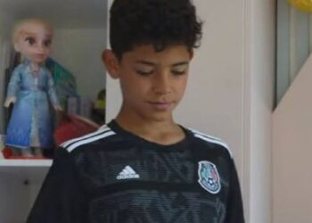 Hijo de Cristiano luce playera de la Selección Mexicana
