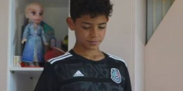 Hijo de Cristiano luce playera de la Selección Mexicana