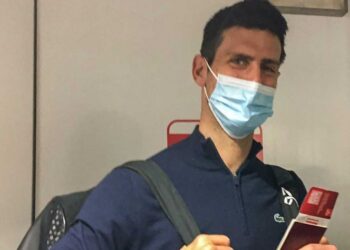 Un Novak Djokovic deportado aterriza en Dubái