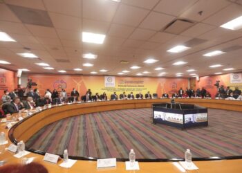 Grupos parlamentarios fijan postura sobre iniciativa de la reforma eléctrica