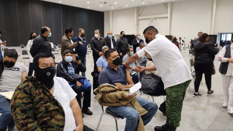 Arranca en Tamaulipas refuerzo de vacunación a 82 mil maestros