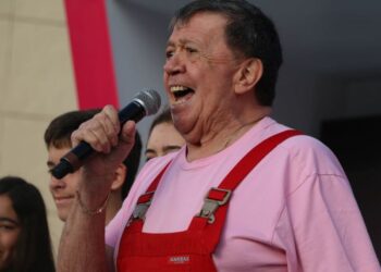 Chabelo sufre accidente y se fractura el brazo