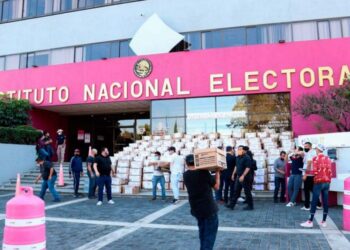 ‘Revocación de mandato va’, afirma el INE; firmas rebasan meta