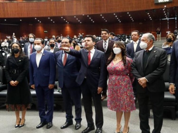 Rinde protesta nuevo procurador fiscal de la Federación, Arturo Medina