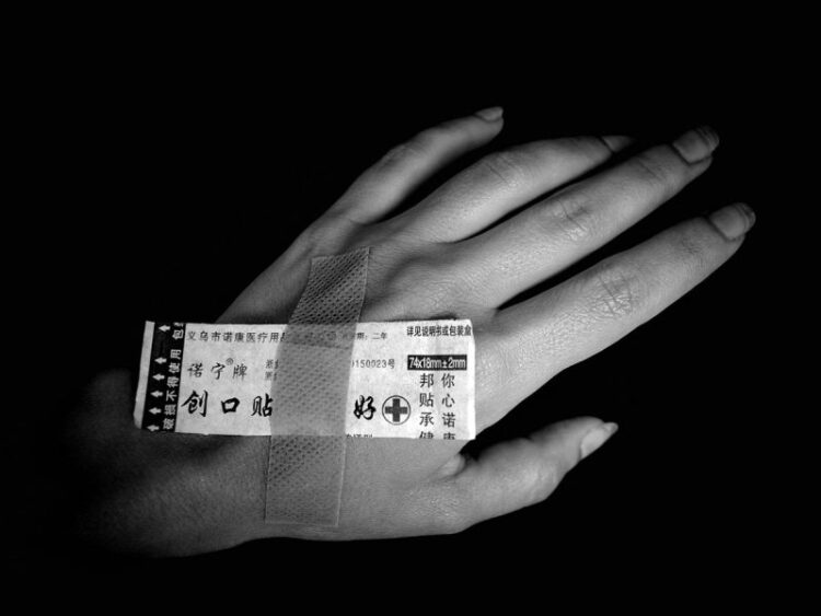 Investigadores suizos comienzan ensayos de parche contra el covid